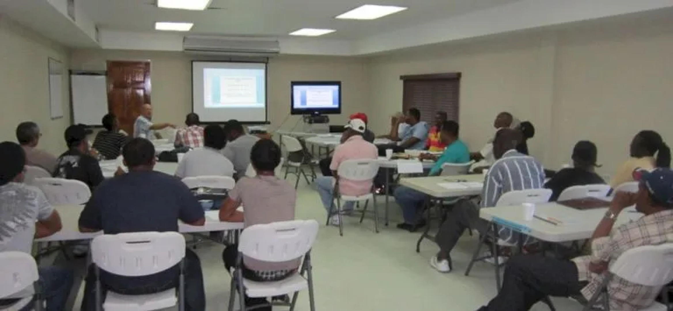 Coral Cove Marina Hotel