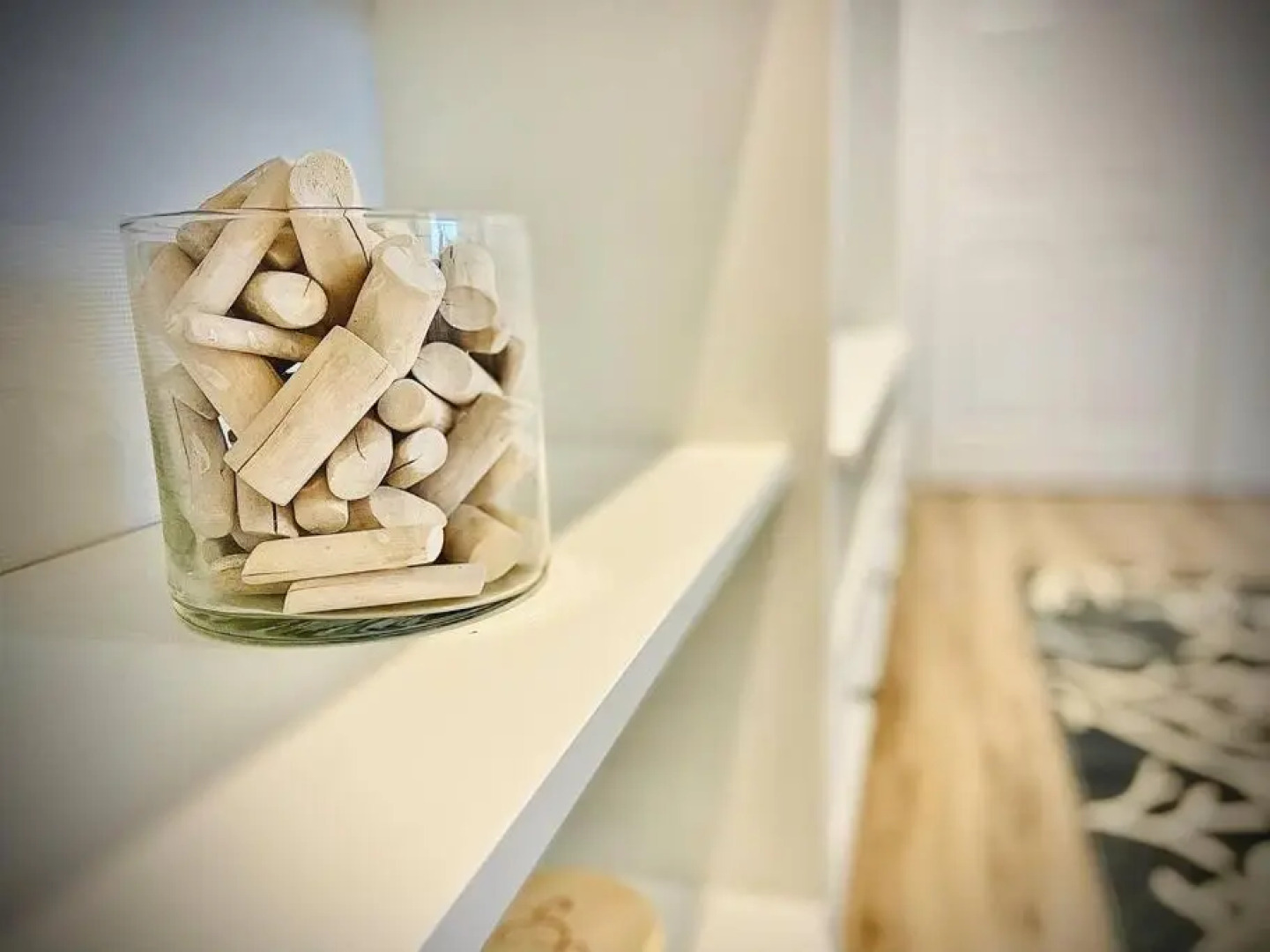 Secret Serenity! Roomy! Pool! 5 min from Beach!