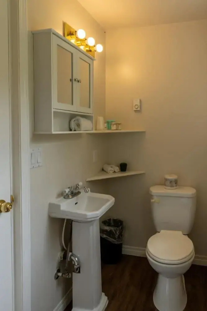 Barefoot Villas Cabin 3 Caribou