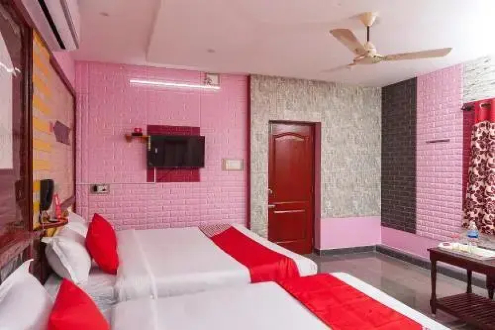 OYO 26735 Hotel Gnanam Residency