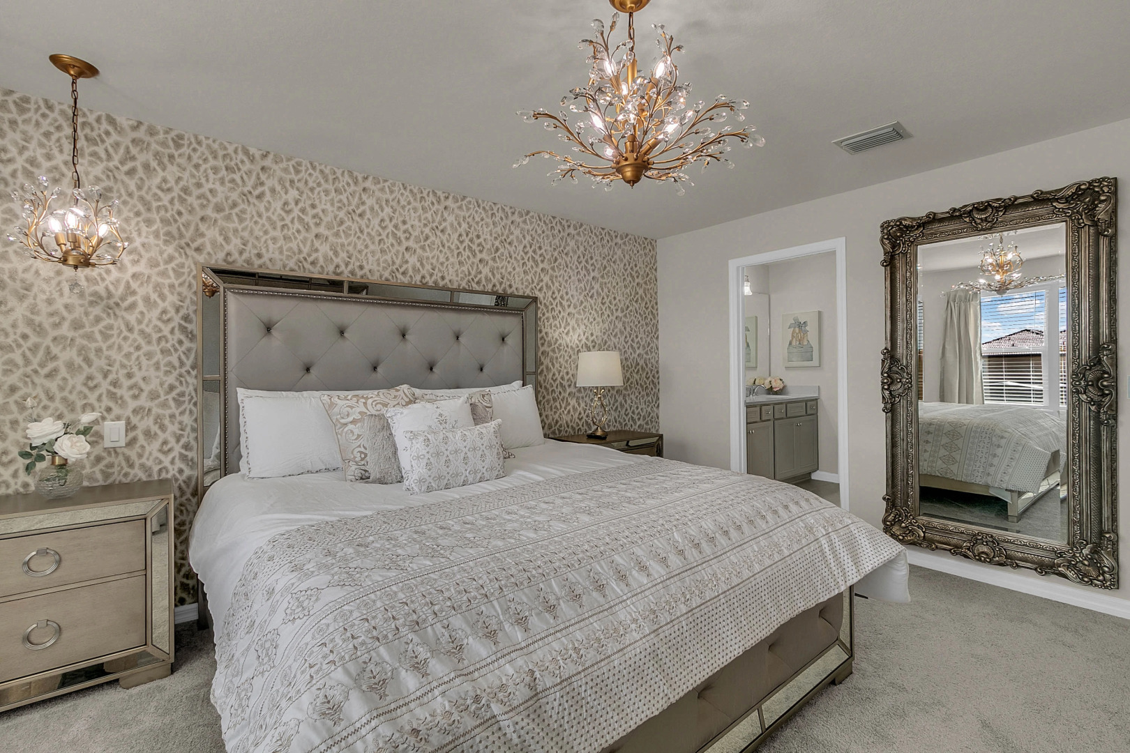 5 Bedrooms / 4.5 Bathrooms / Windsor at Westside (8928 SA), Kissimmee, US