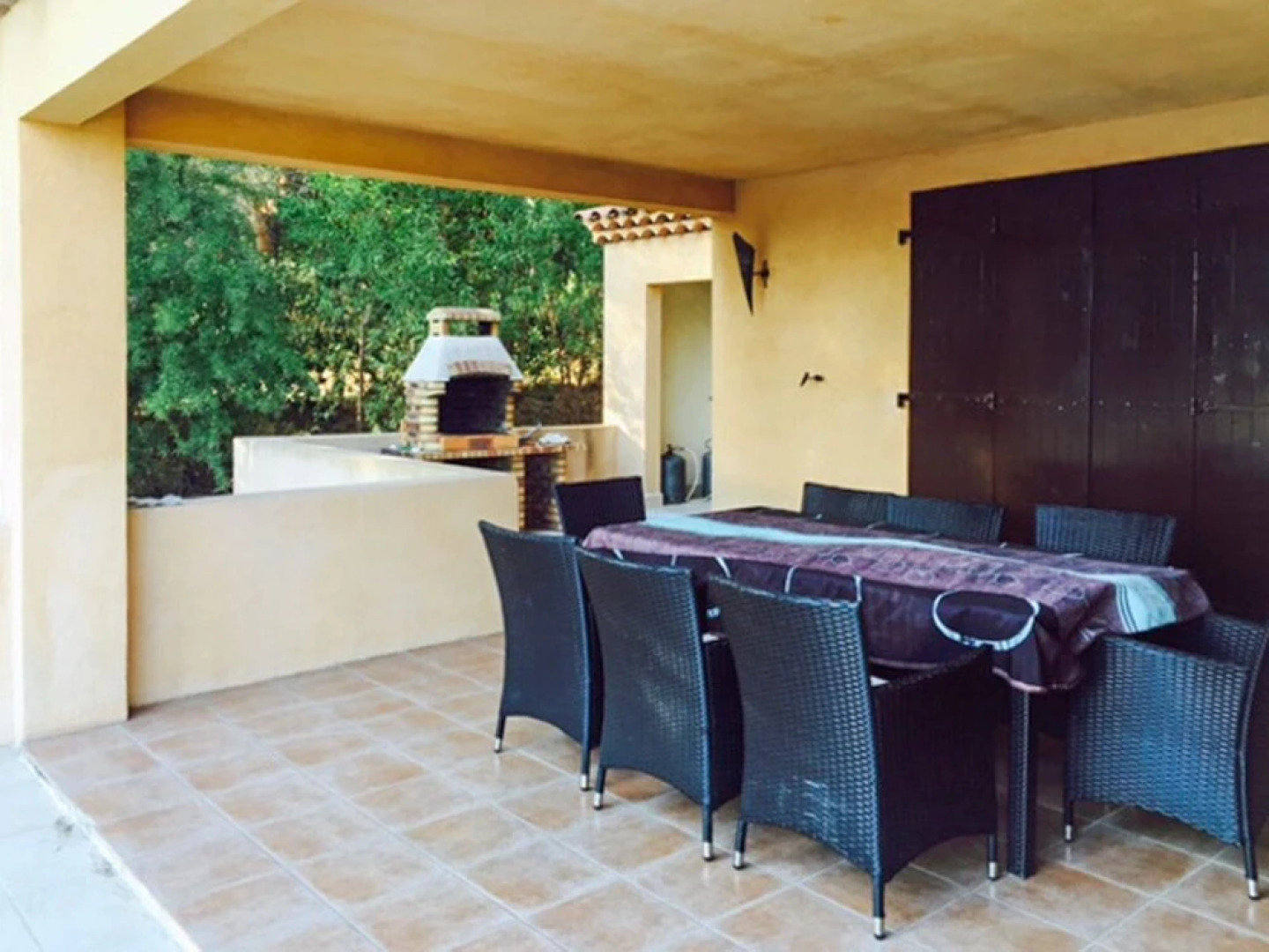 Well-appointed, 3-bedroom House Featuring a Swimming Pool and Terrace