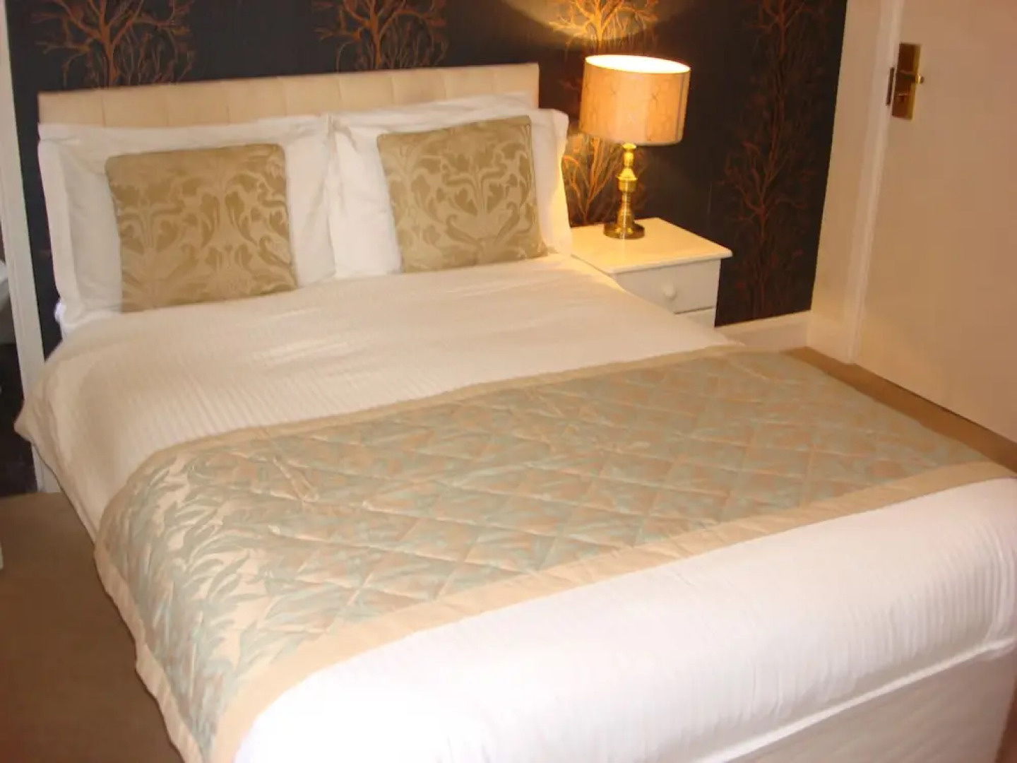 Yellow Mountain Hotel