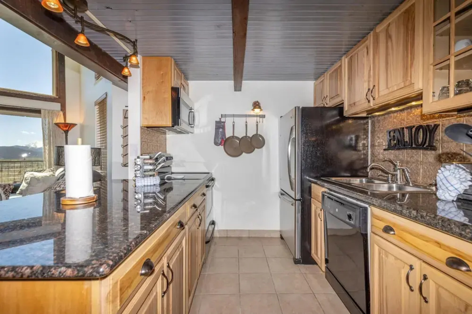 Silver Queen West, Building B, Unit 7137 by Summit County Mountain Retreats