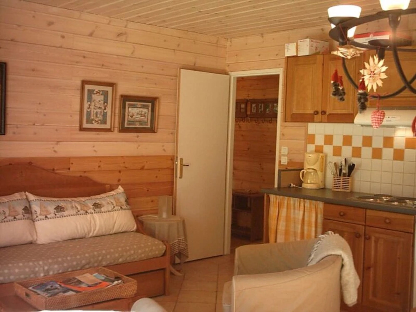 Beautifully Decorated Apartment Near the Center in Valfrejus