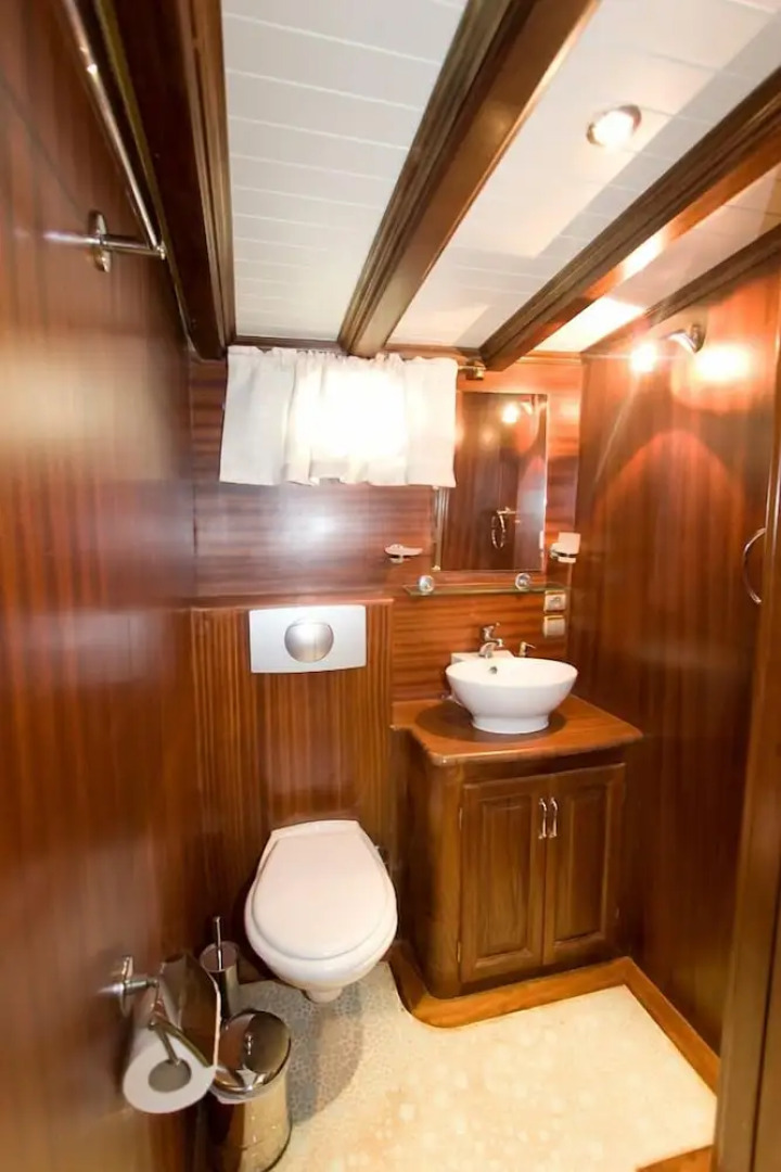 Plaghia Charter Boat&Breakfast