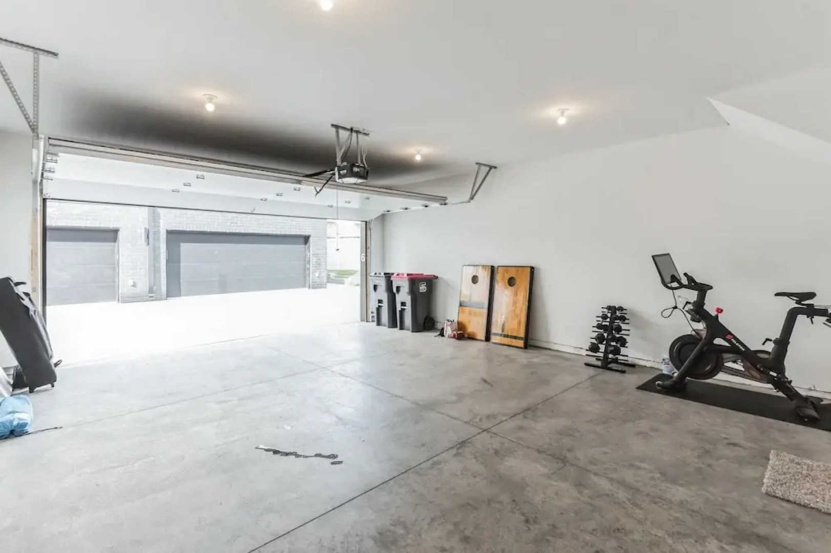 New Modern Townhome With Rooftop Patio 2 Bedroom Townhouse by RedAwning