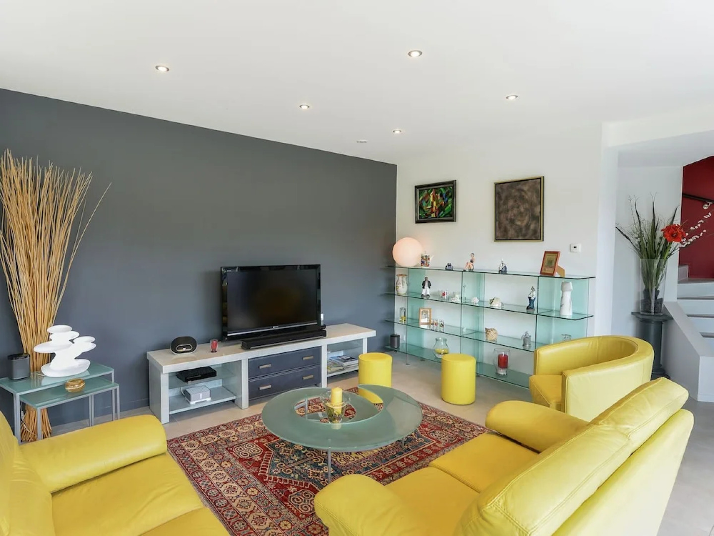 Welcoming Villa in Fouesnant With Swimming Pool