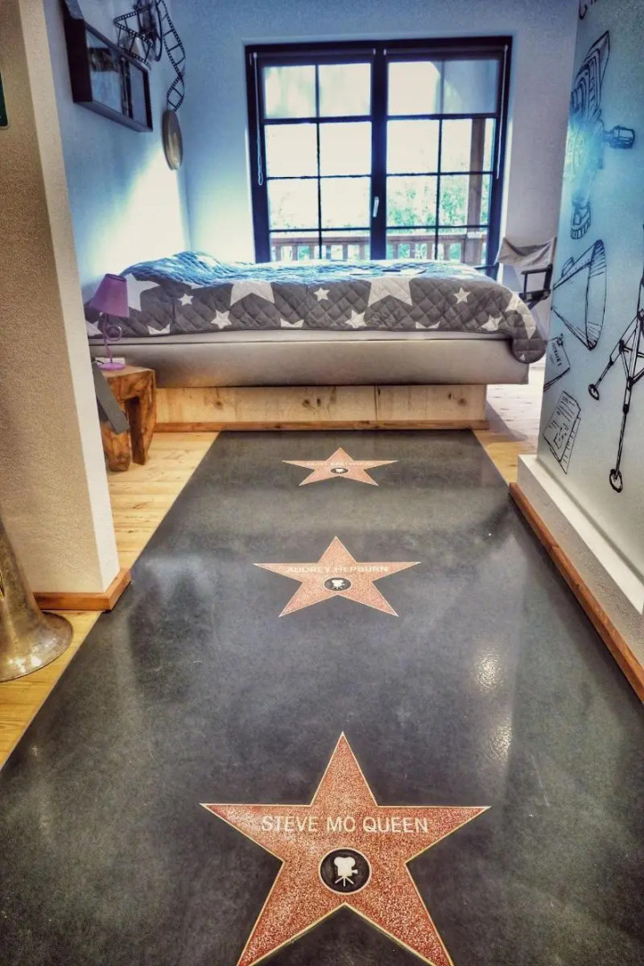 Road Stop Neandertal