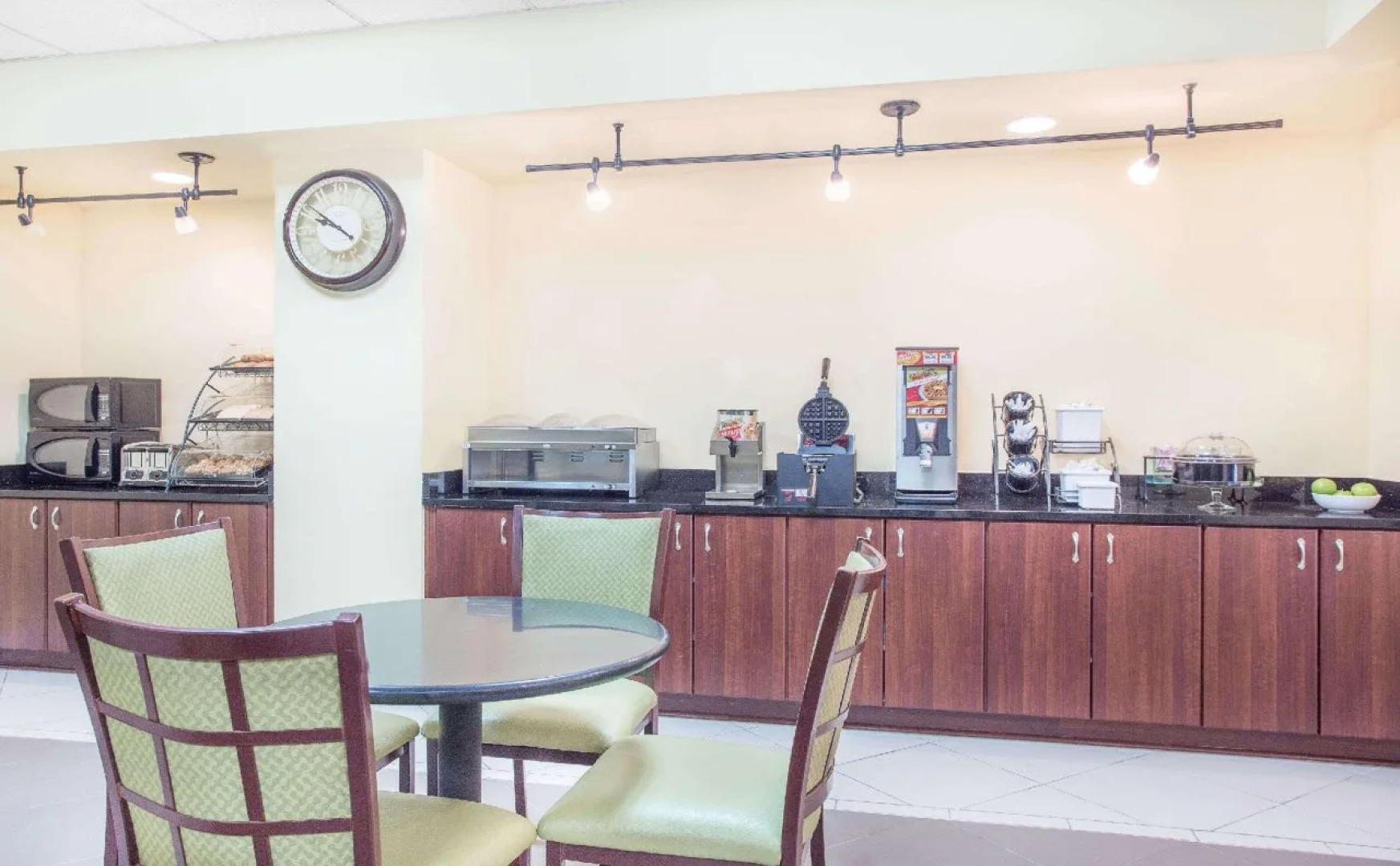 Garner Hotel August West by IHG