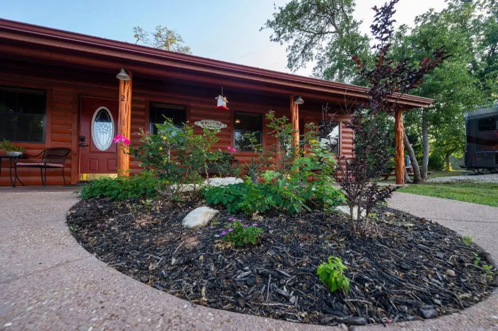 Cabin 1 Rental 15 Minutes From Magnolia and Baylor