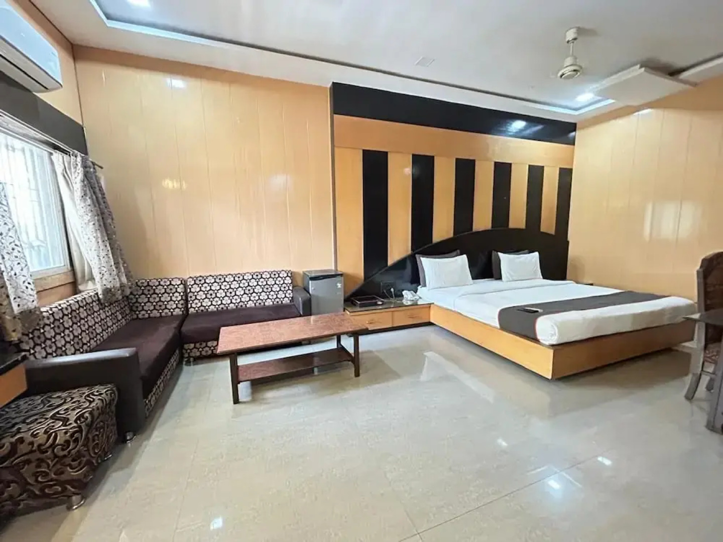 Hotel Rahul Palace by OYO Rooms