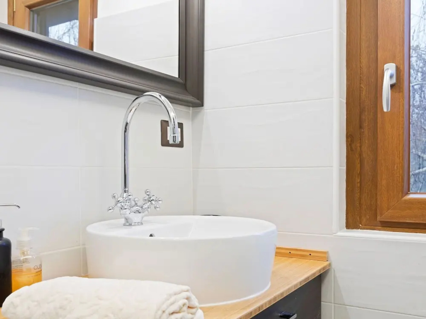 Quaint Chalet in Mondonico With Garden