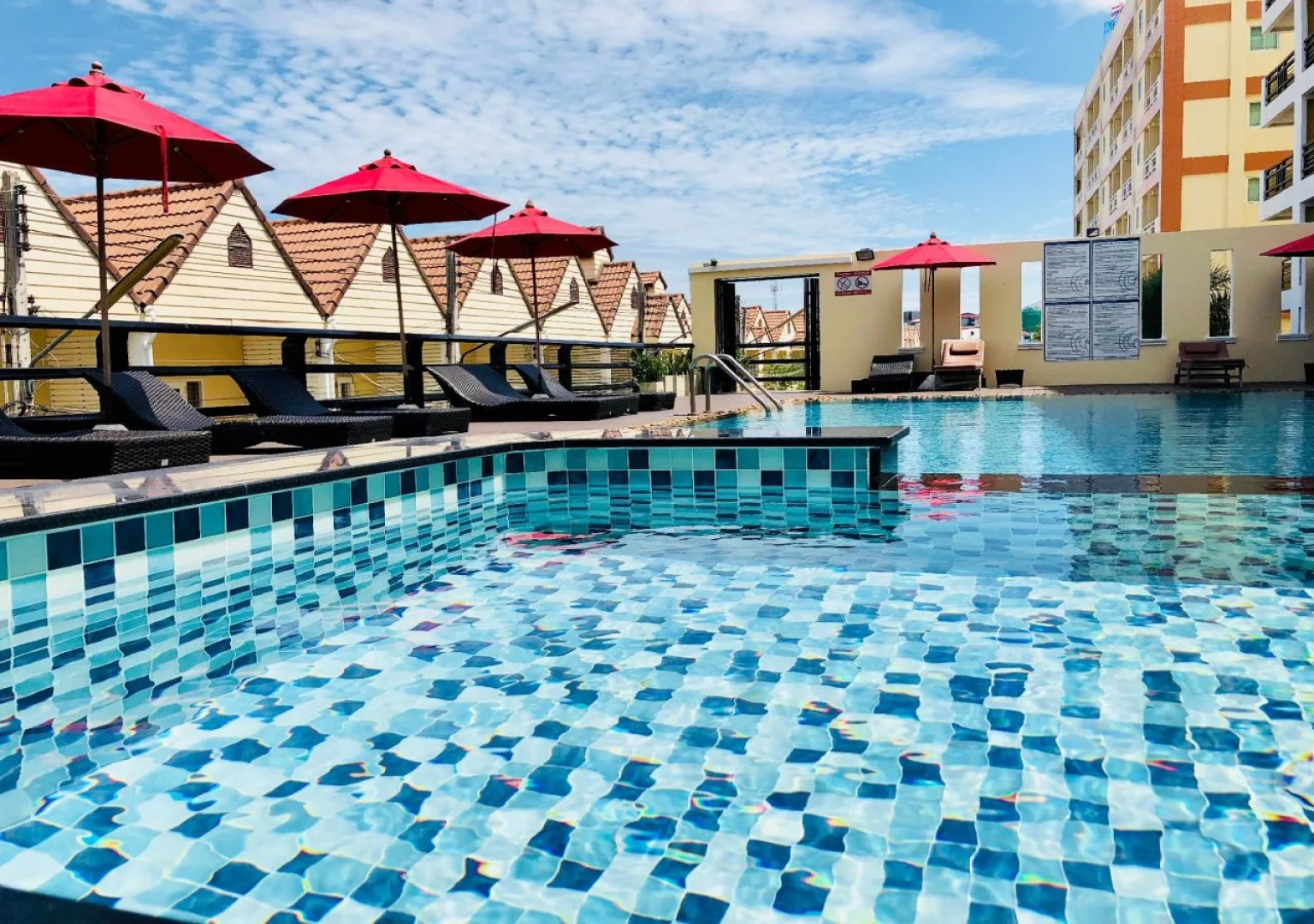 Отель Golden Sea Pattaya Hotel