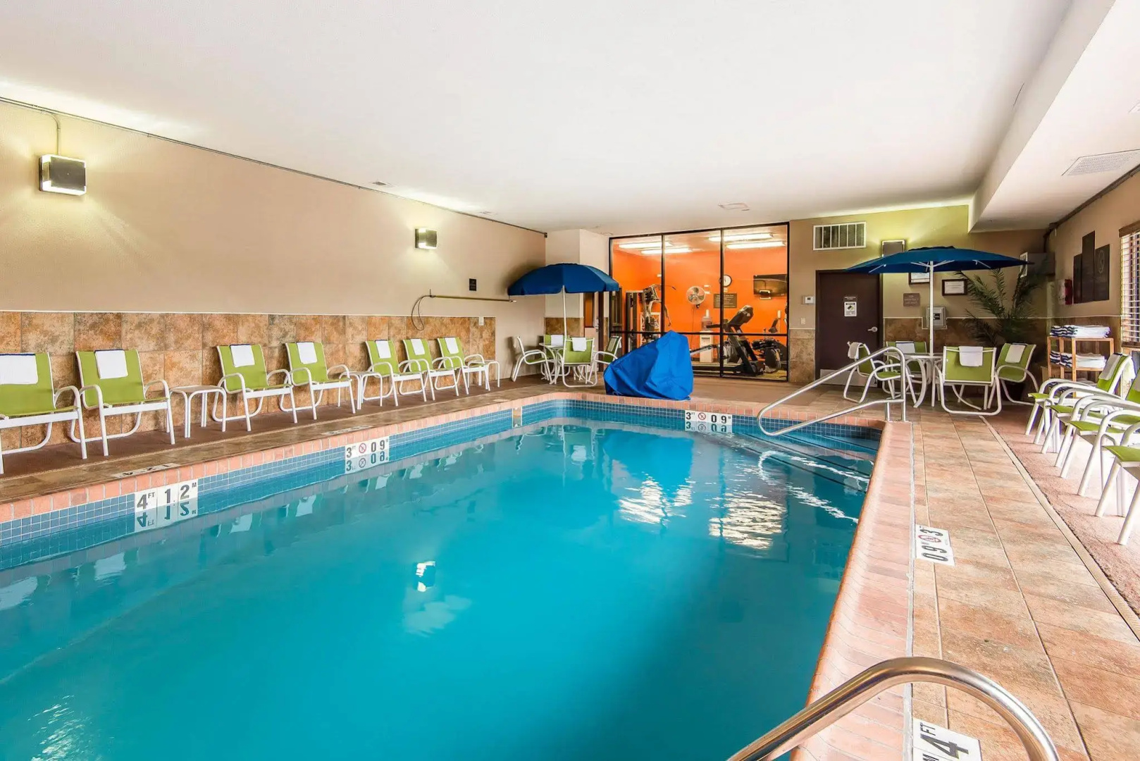 Comfort Inn & Suites Kansas City - Northeast