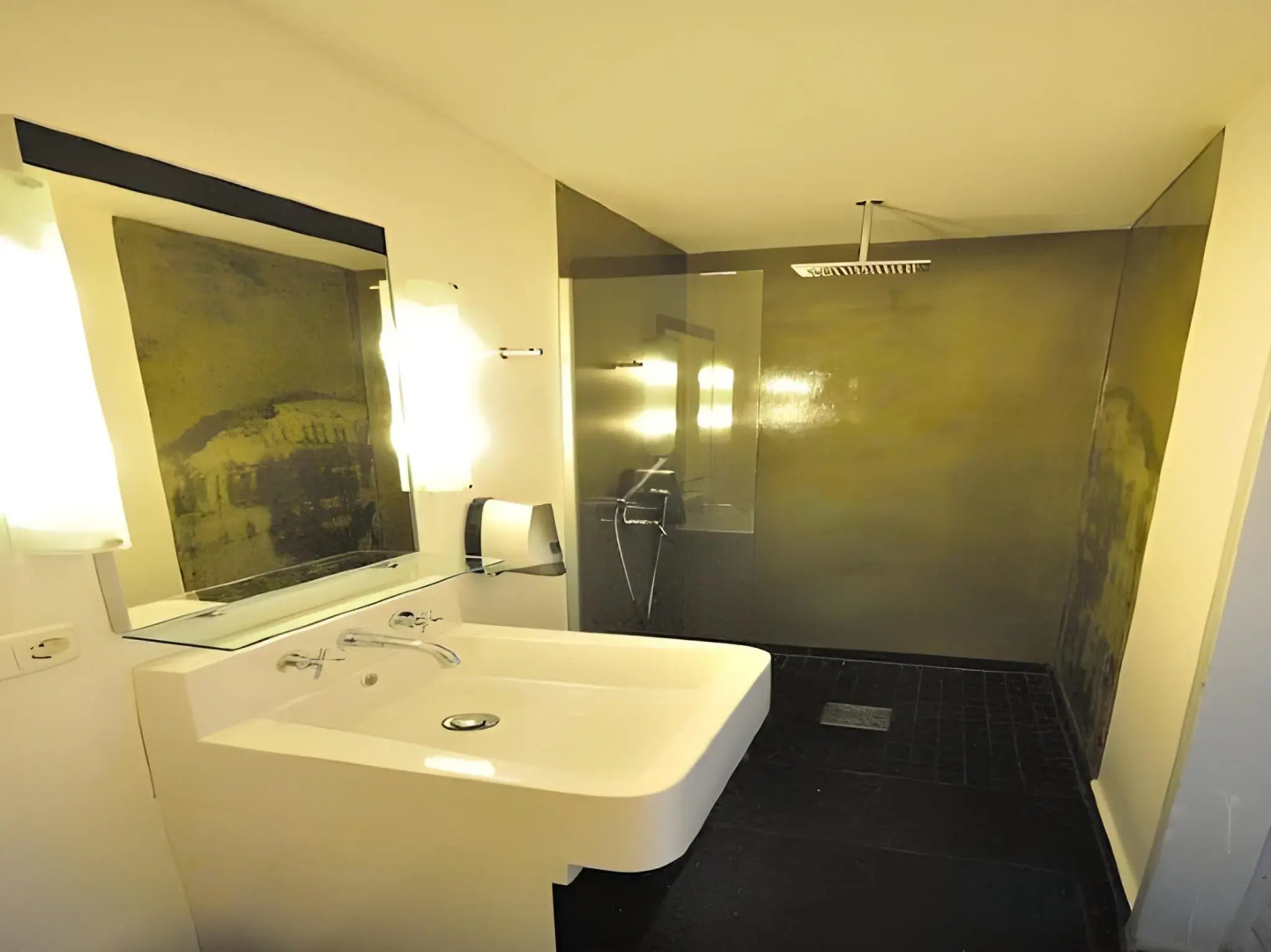 Five Elements Hostel