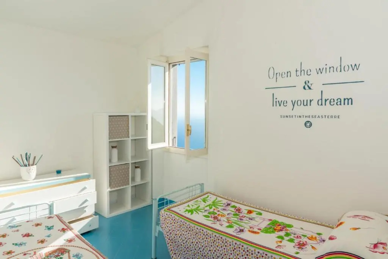 Sunset in the sea by Arbaspàa