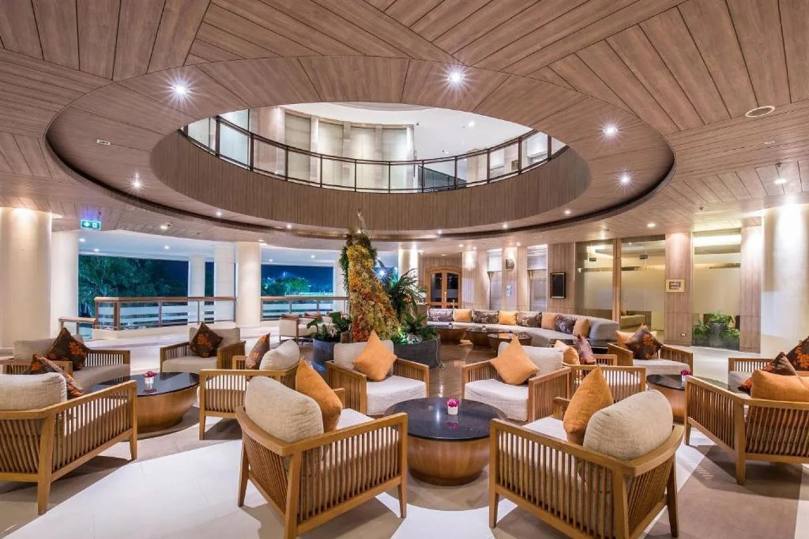 Summit Windmill Golf Suite Hotel @Suvarnabhumi