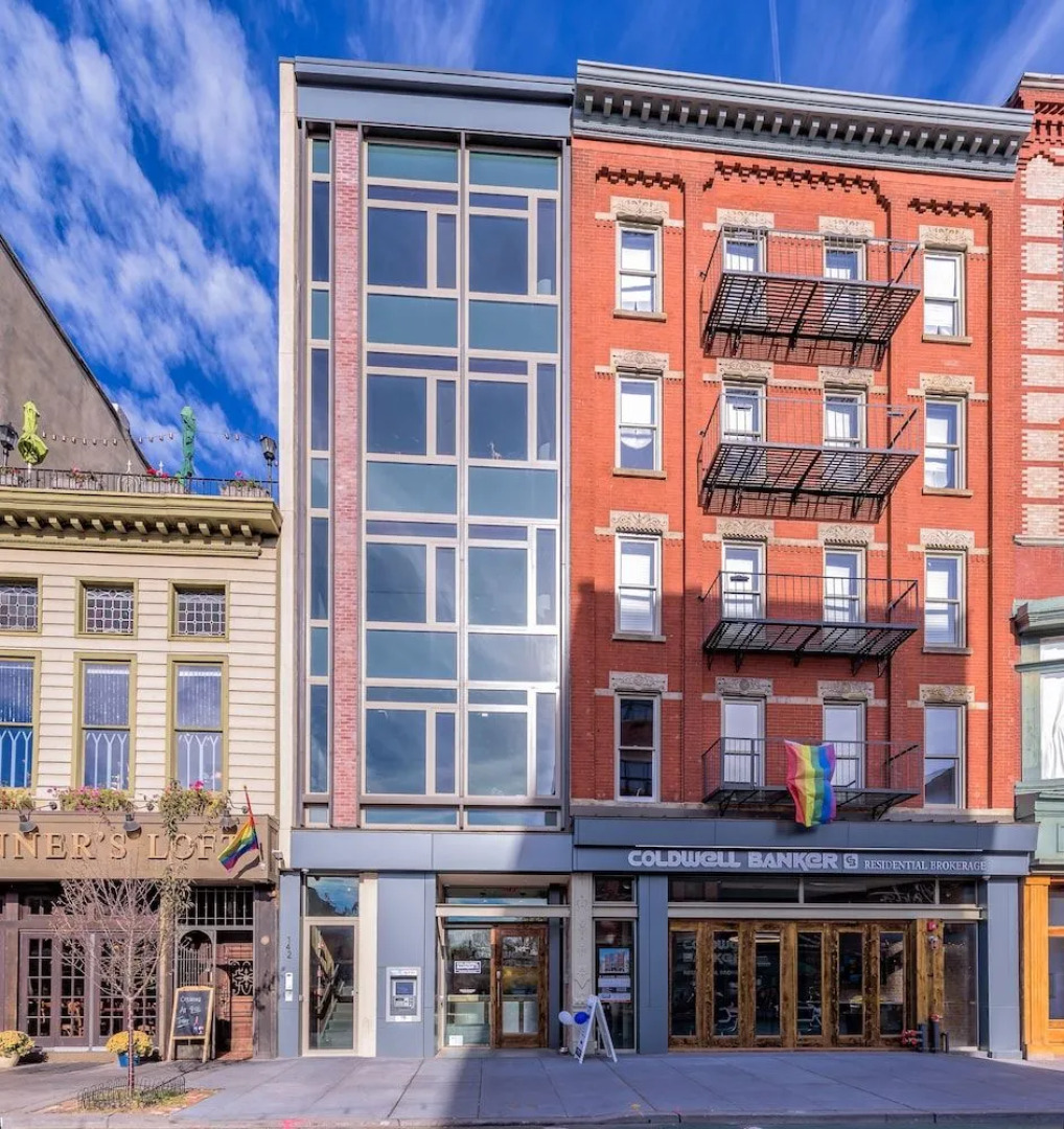 Deedee's Apartments - Lofts at Grove