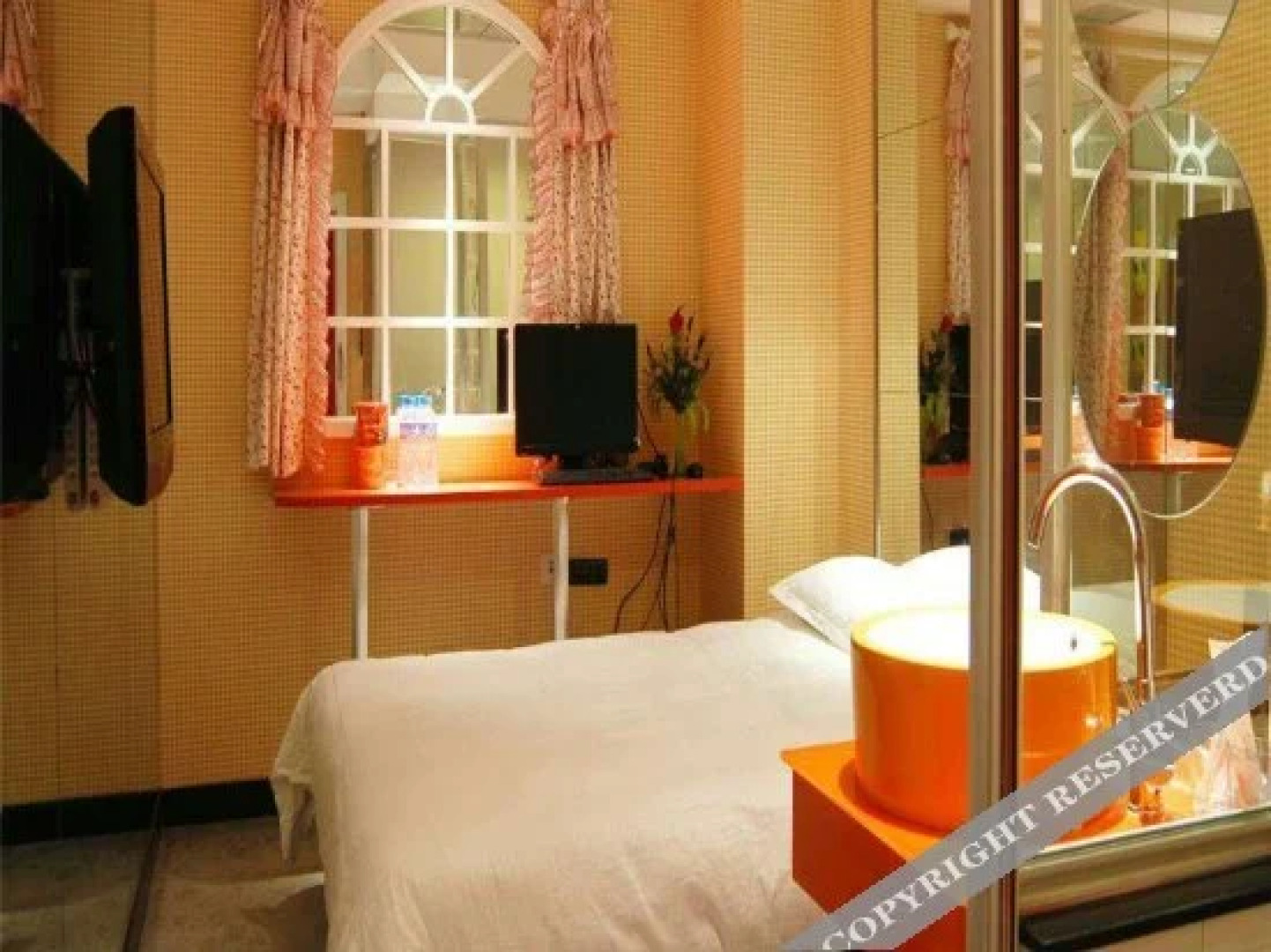 Rujia Huayi Hotel (Heihe Railway Station Passenger Station Branch)