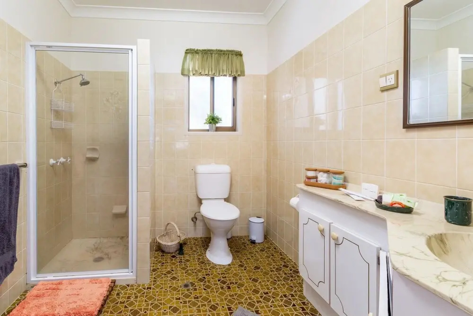 Spoil yourself with the perfect position of this first floor Unit