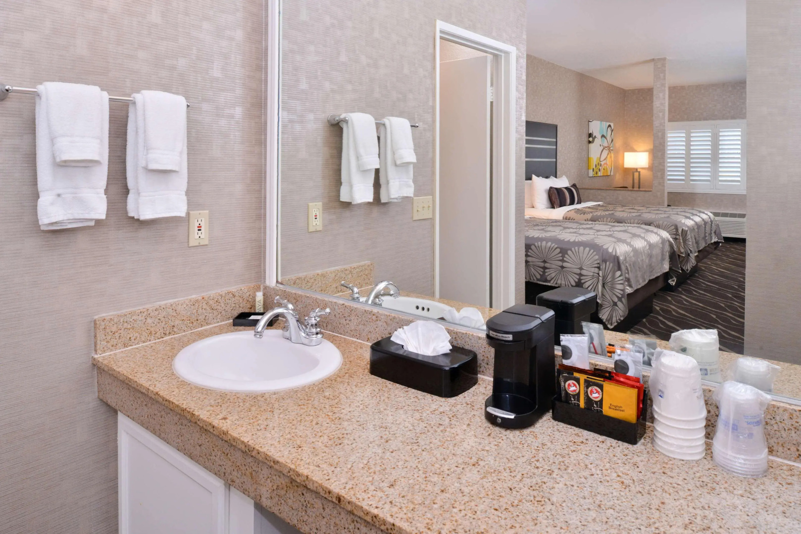 Best Western Plus Park Place Inn - Mini Suites