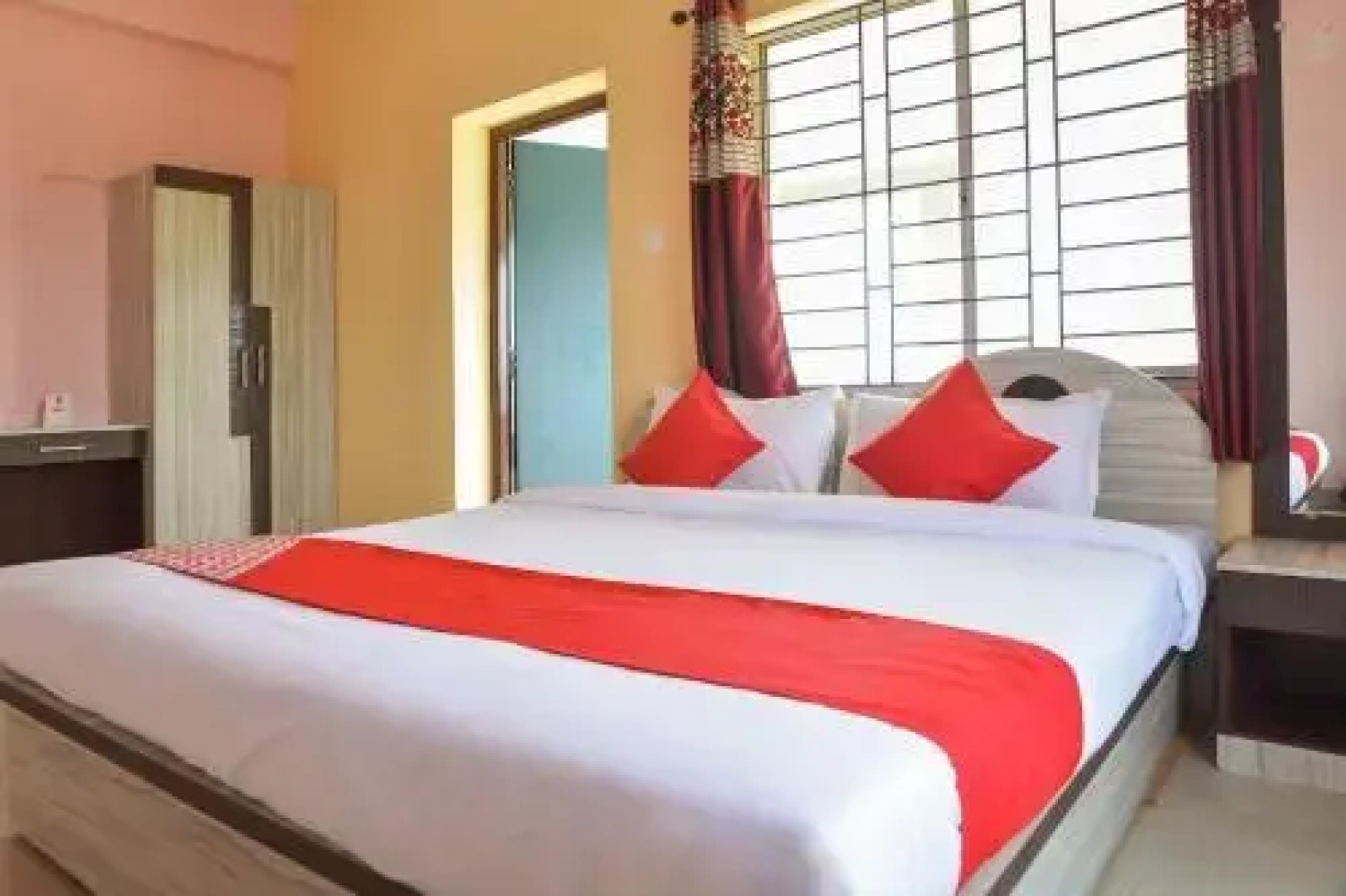 Hotel Gloria by OYO Rooms