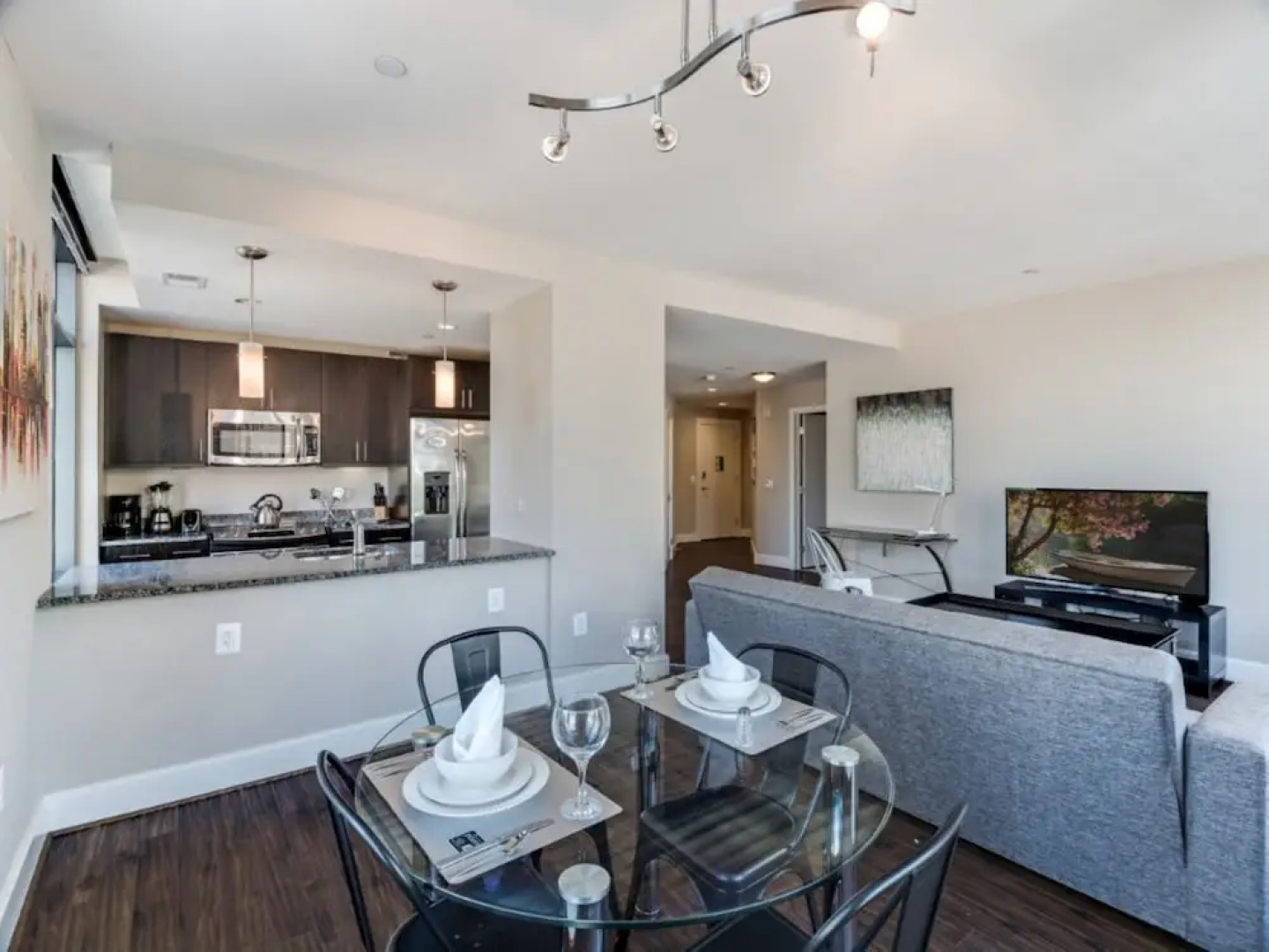 Global Luxury Suites at Town Center North