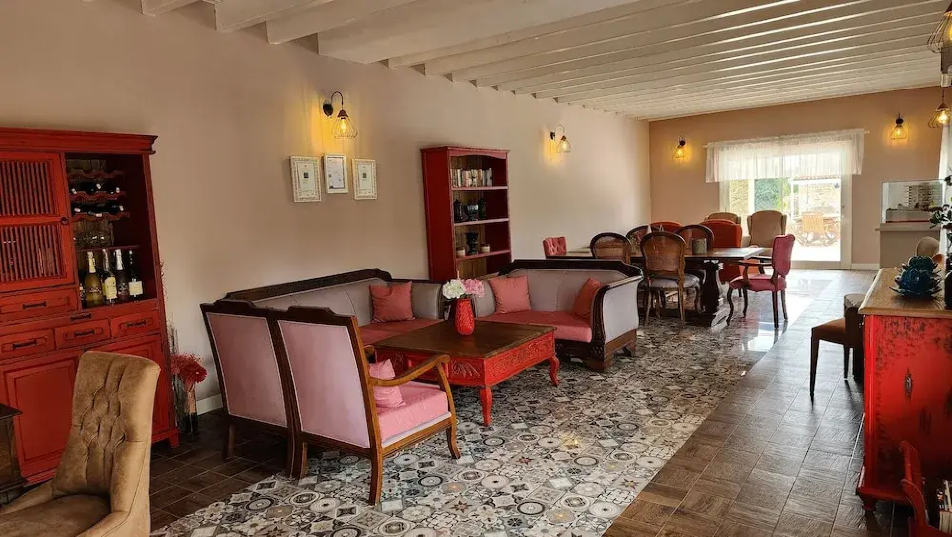 Otel Naturla Göl Evi