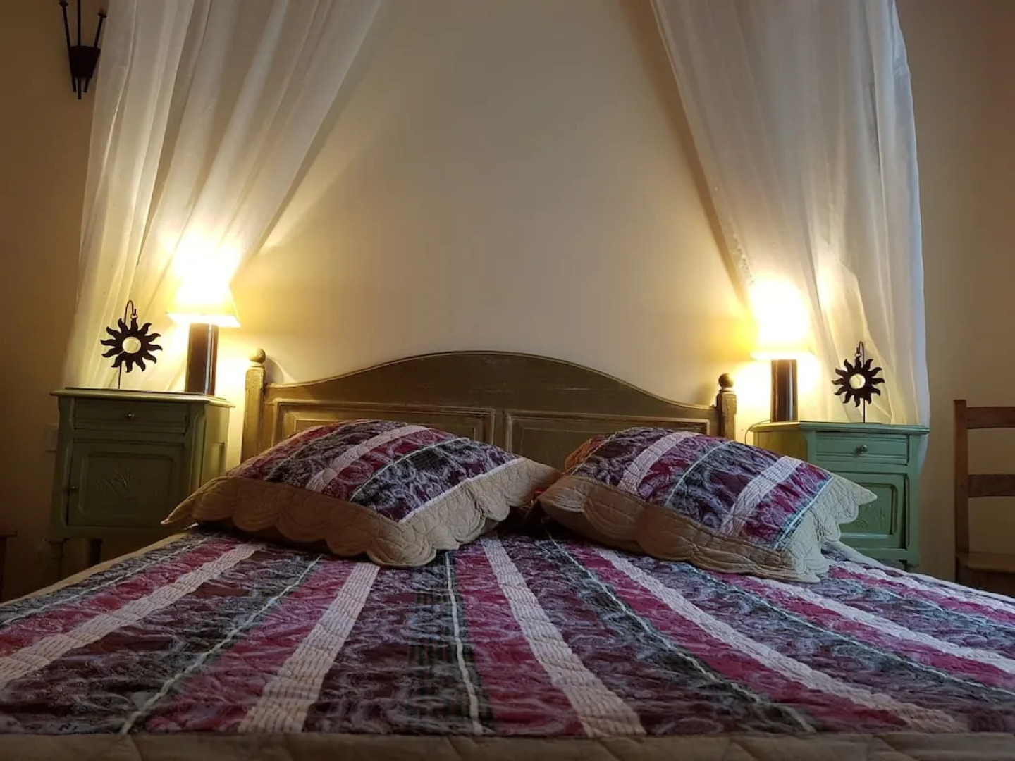 A L'ombre Du Clocher