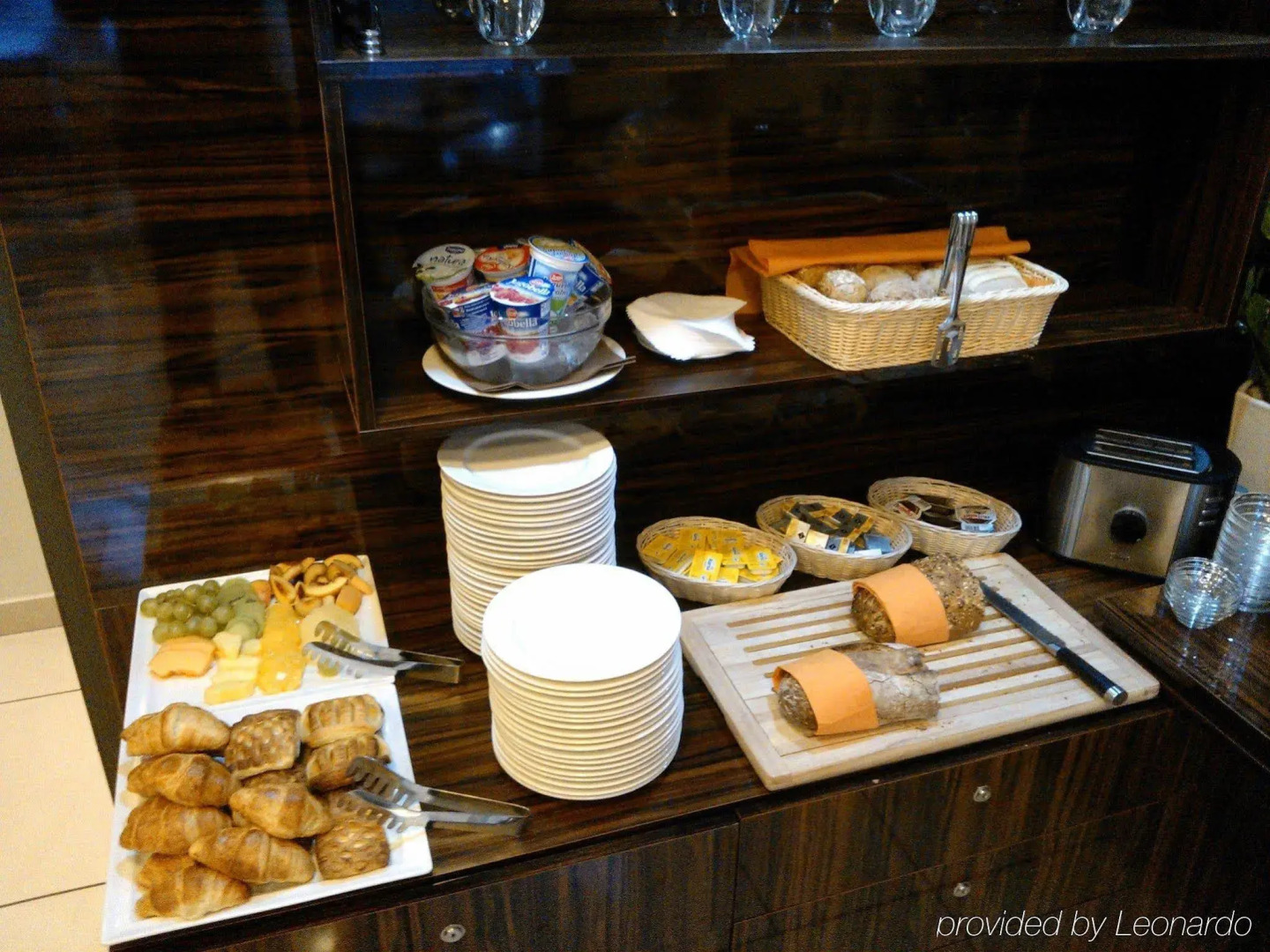 Apartamenty Zgoda Warszawa by DeSilva