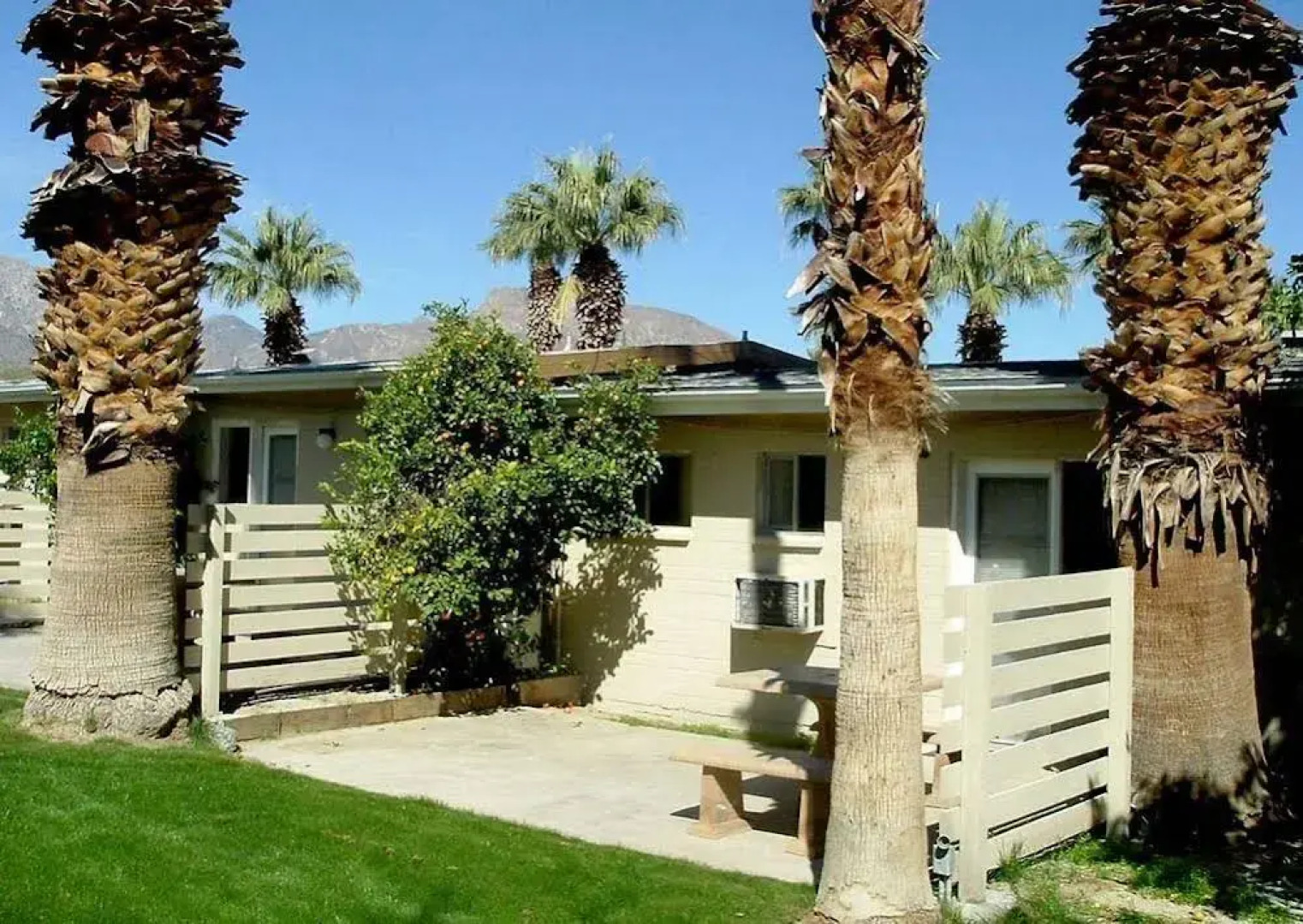 Stanlunds Inn And Suites