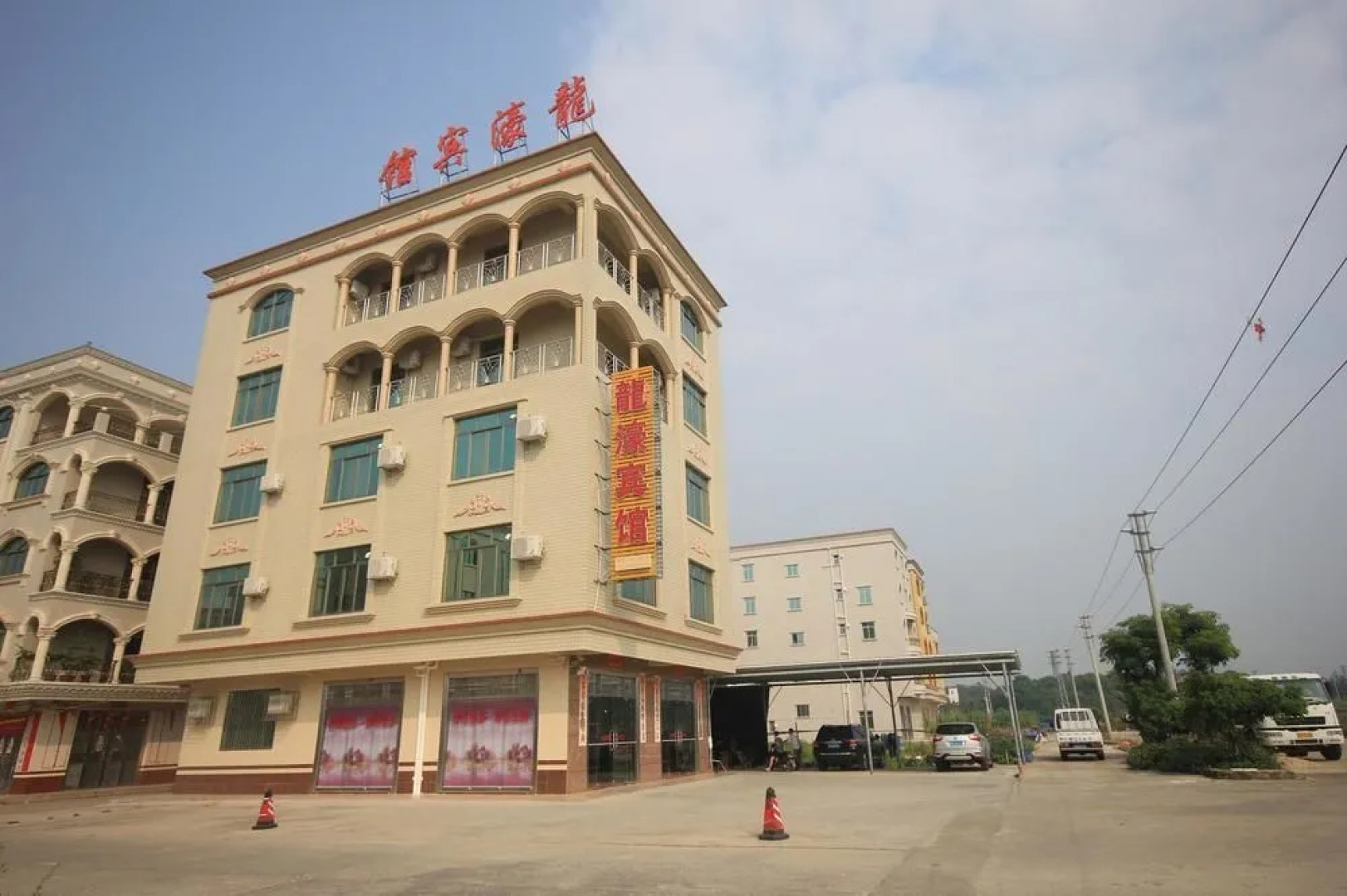 Yangjing Hailing Island Longhao Hotel