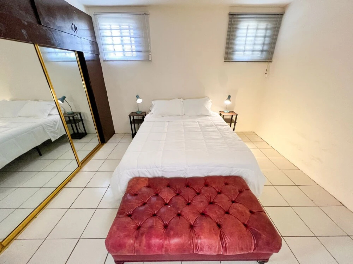 ITH Lazy Lobster Surf Hostel