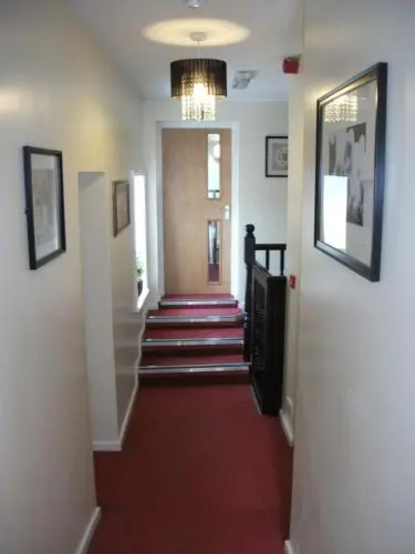 Trowel and Hammer Inn