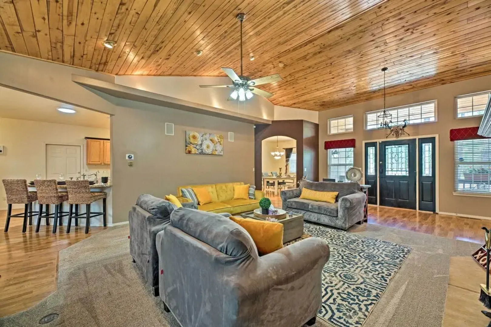 Upscale Show Low Haven w/ Fire Pit & Game Room!