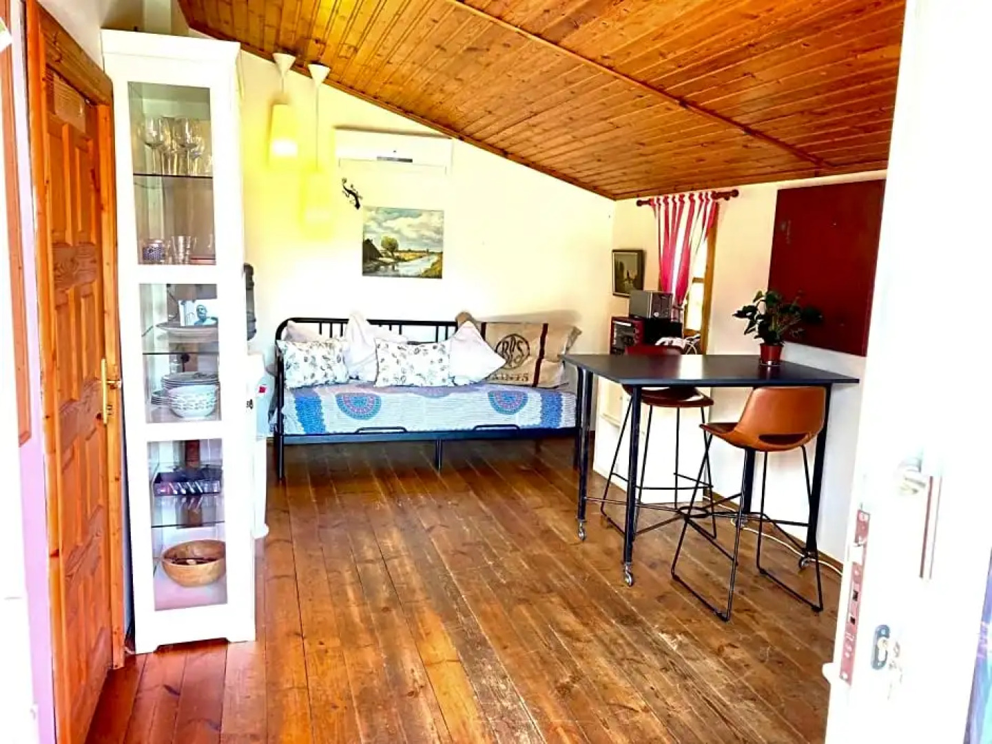 Romantic Private Cabin