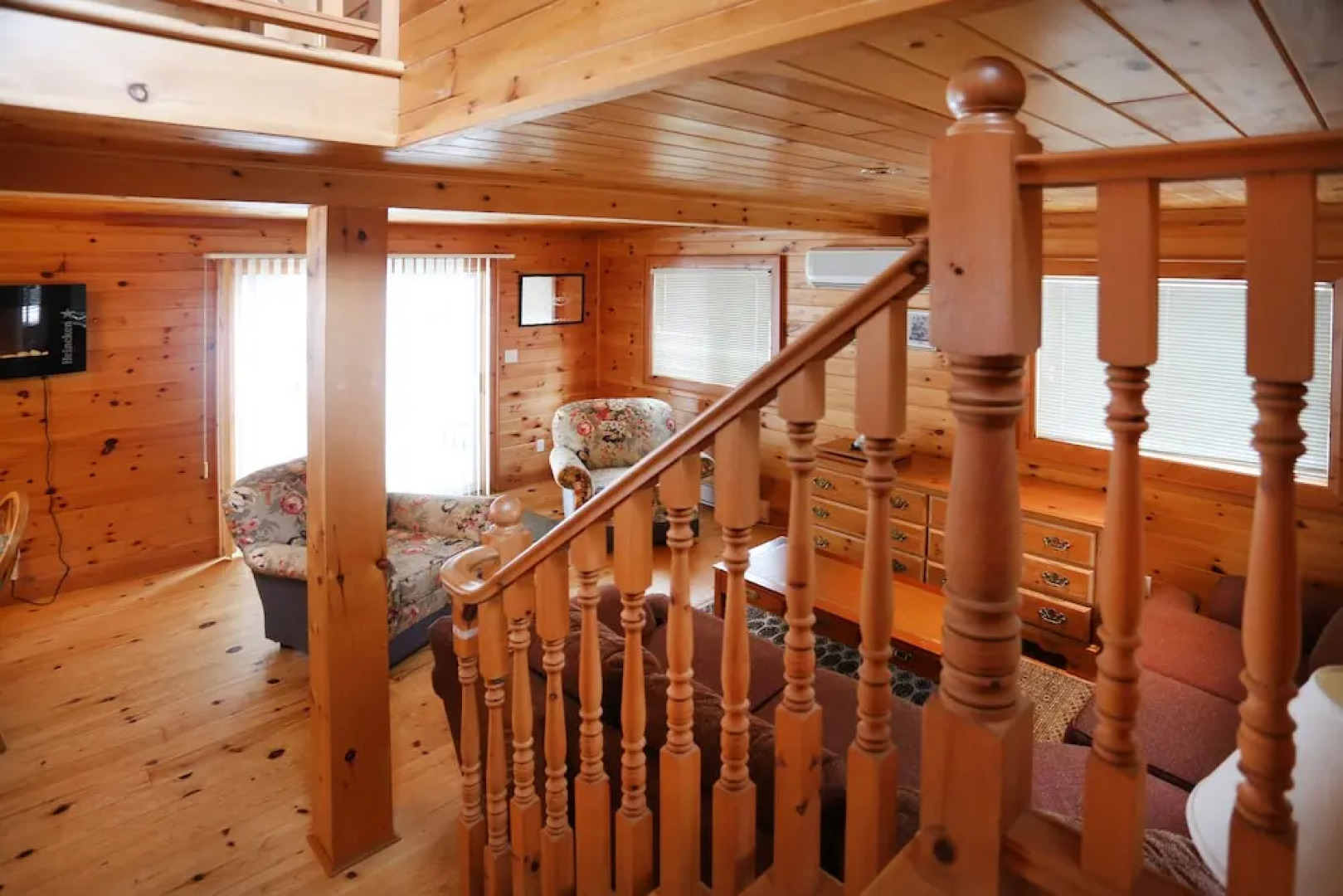 Lakefront Cottage Marina View