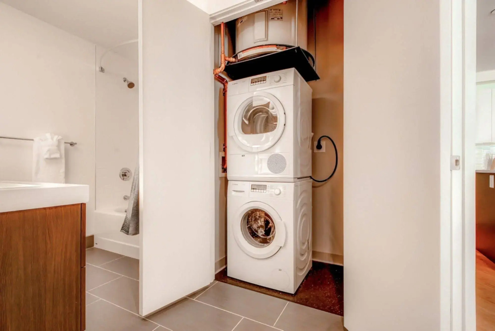 Global Luxury Suites at The Financial District