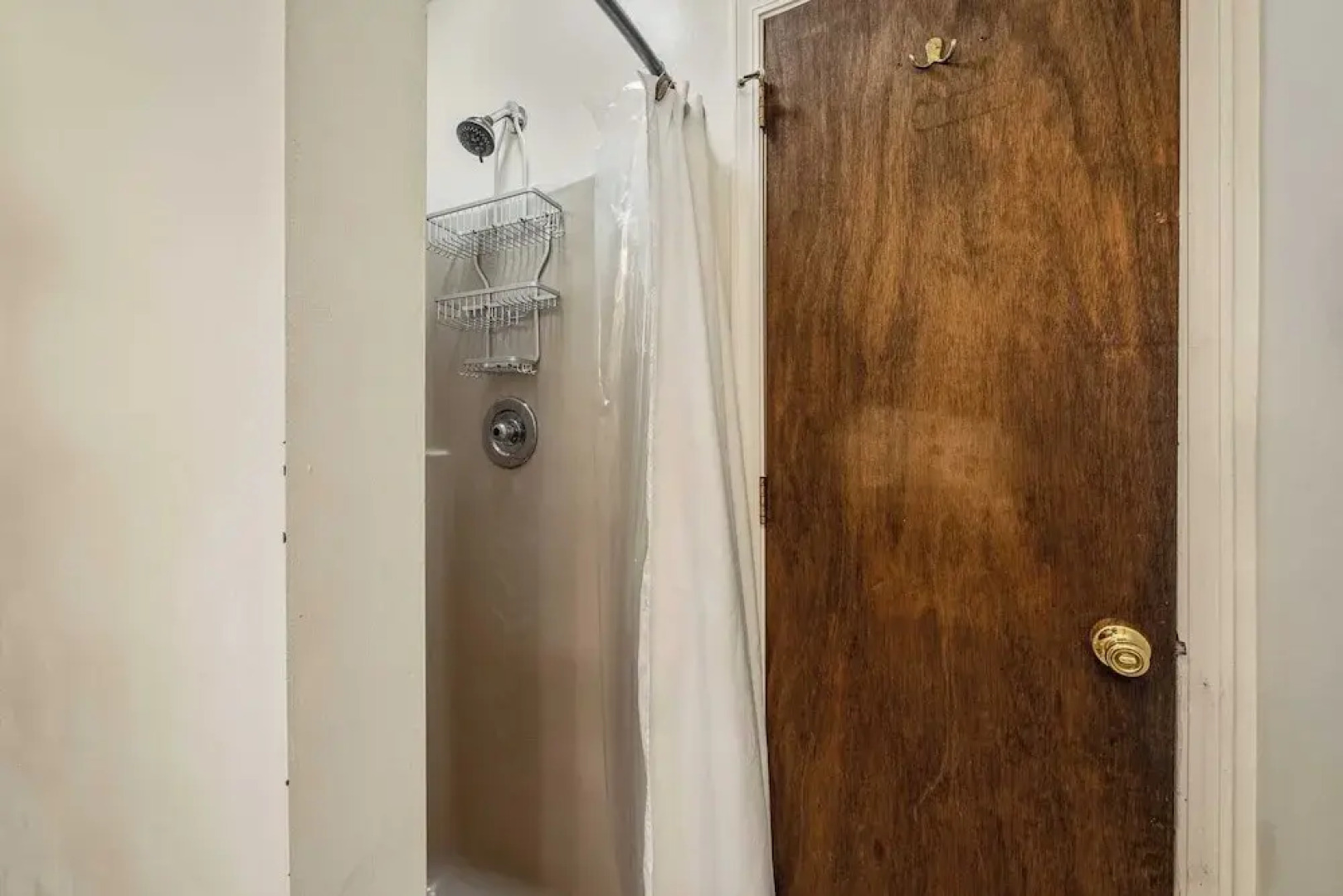 Sky View Chalet by Avantstay Stunning Interior, Spacious Deck, Hot Tub, & View