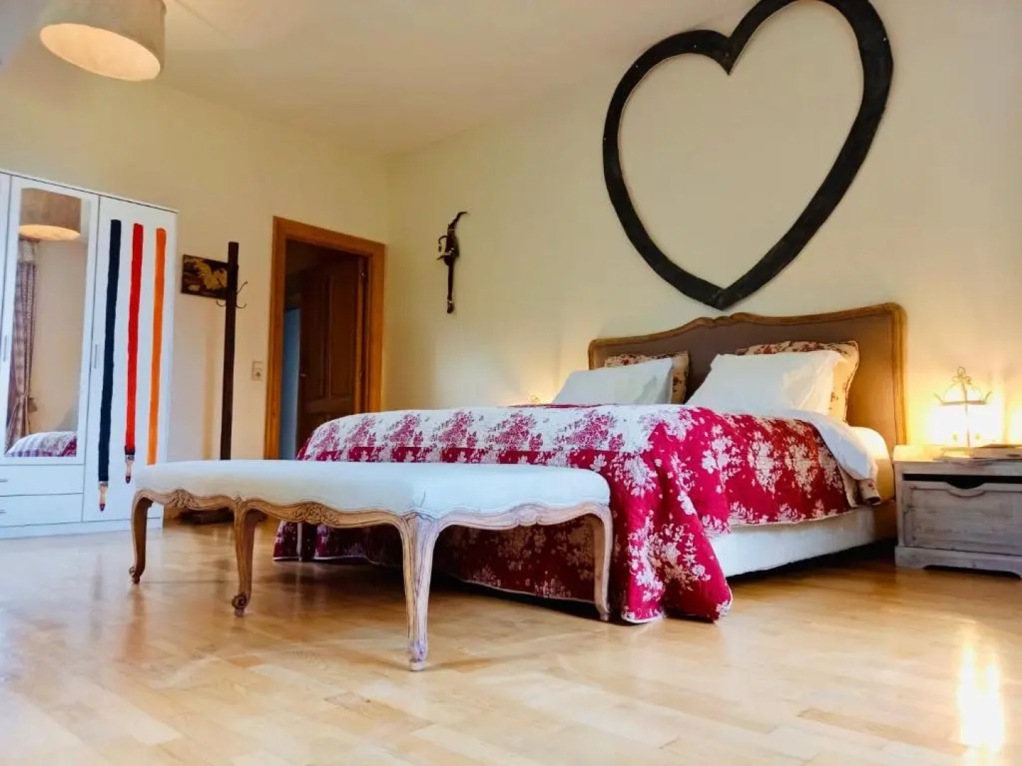 La Tour D'Héloïse - 10' De Bruxelles