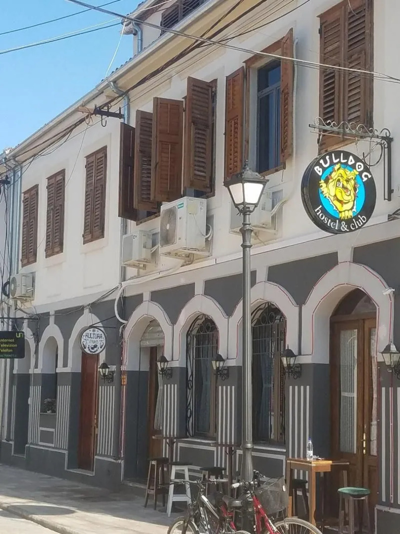 Bulldog Hostel & Club