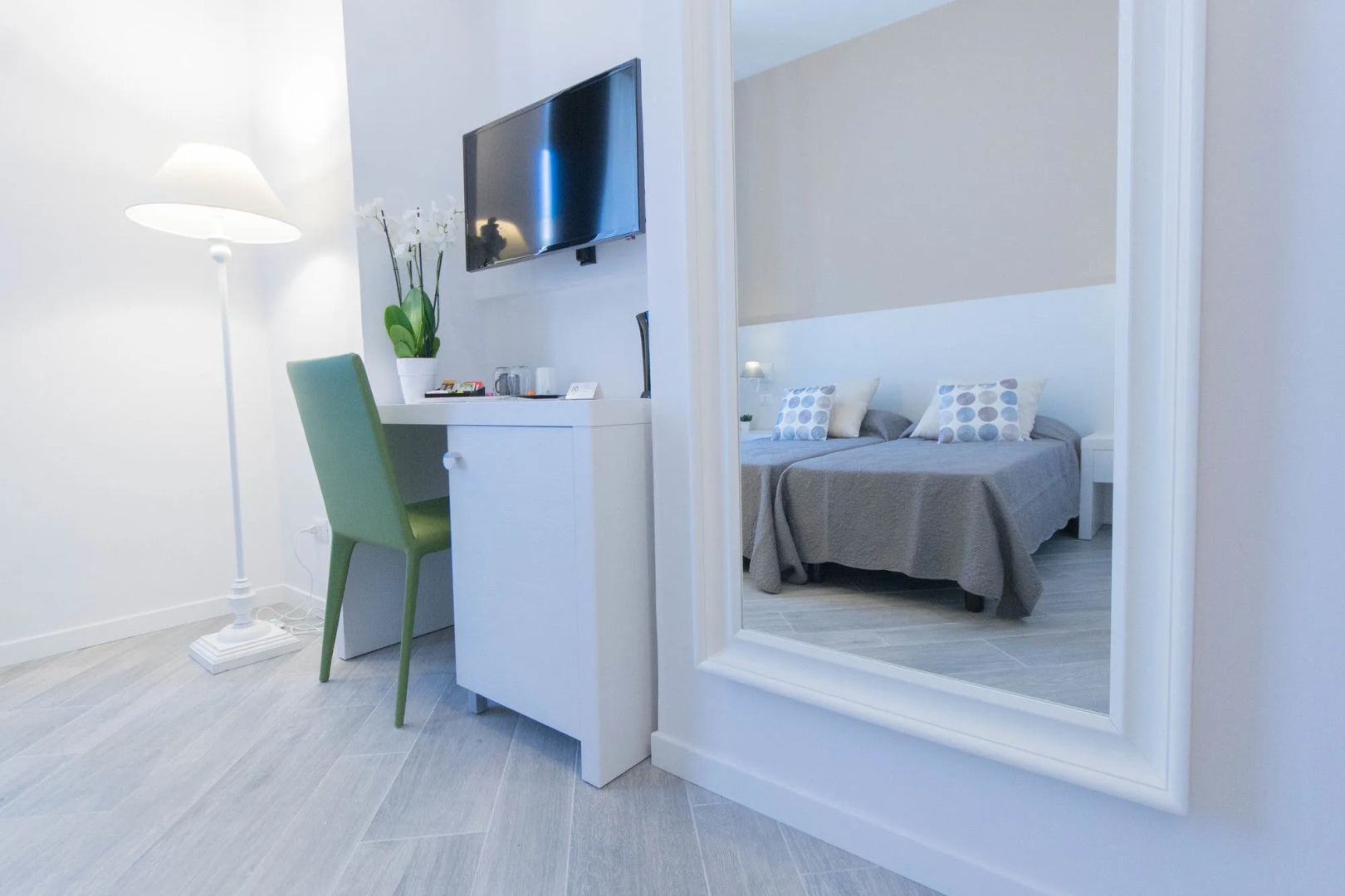 Vantaggio Suites