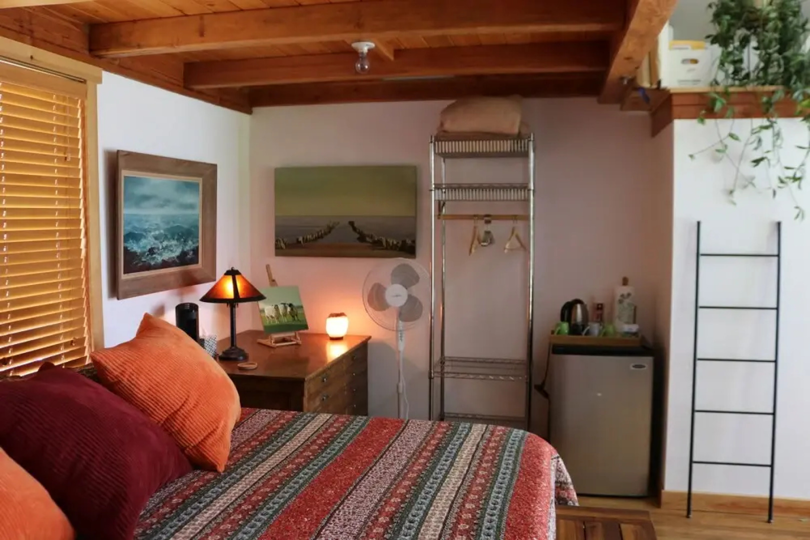 River Stone Inn & Gallery