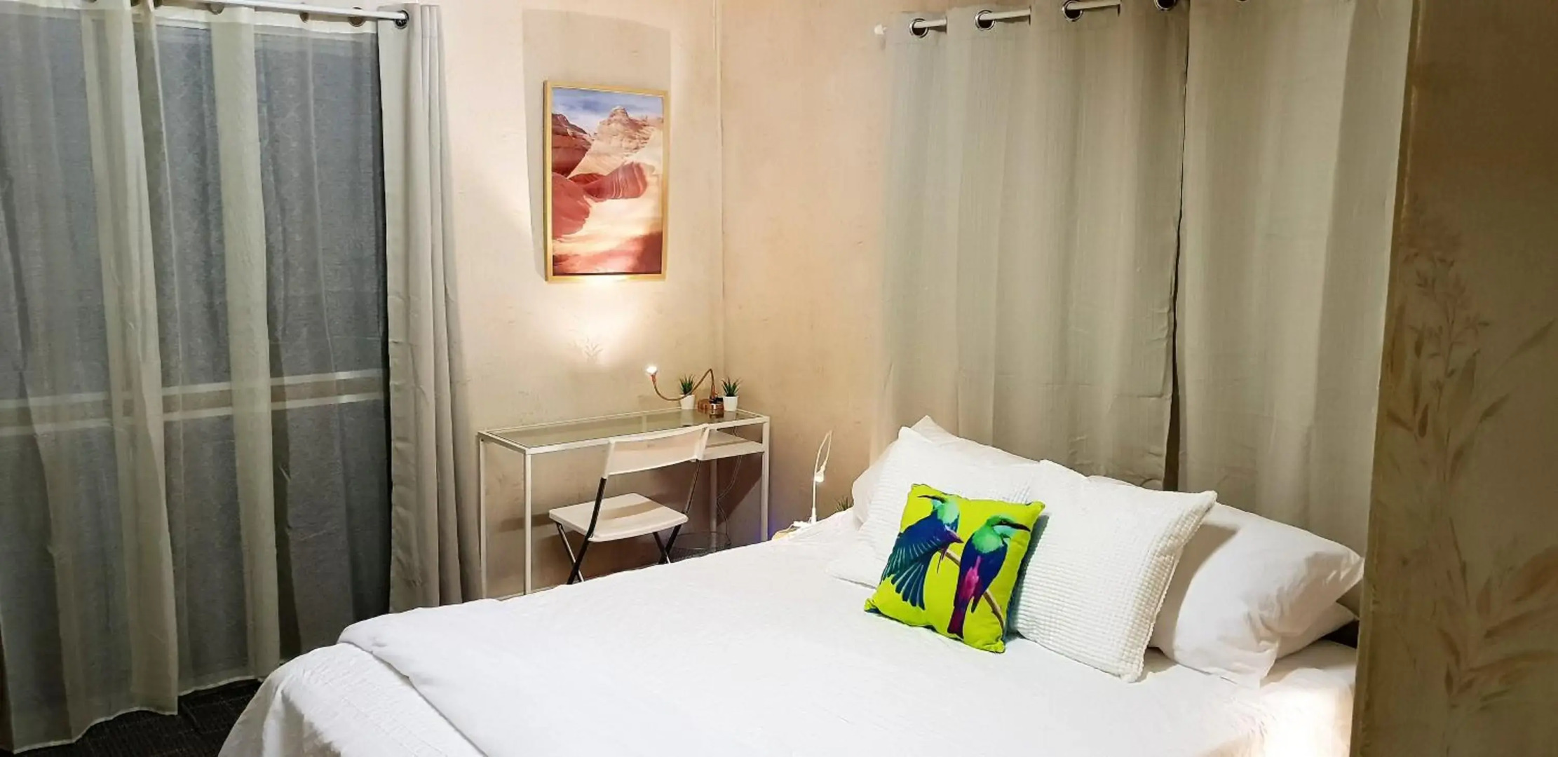 WOODY Pt - AMAZING 1970's SHARE HOUSE BY THE SEA-3 rooms available!