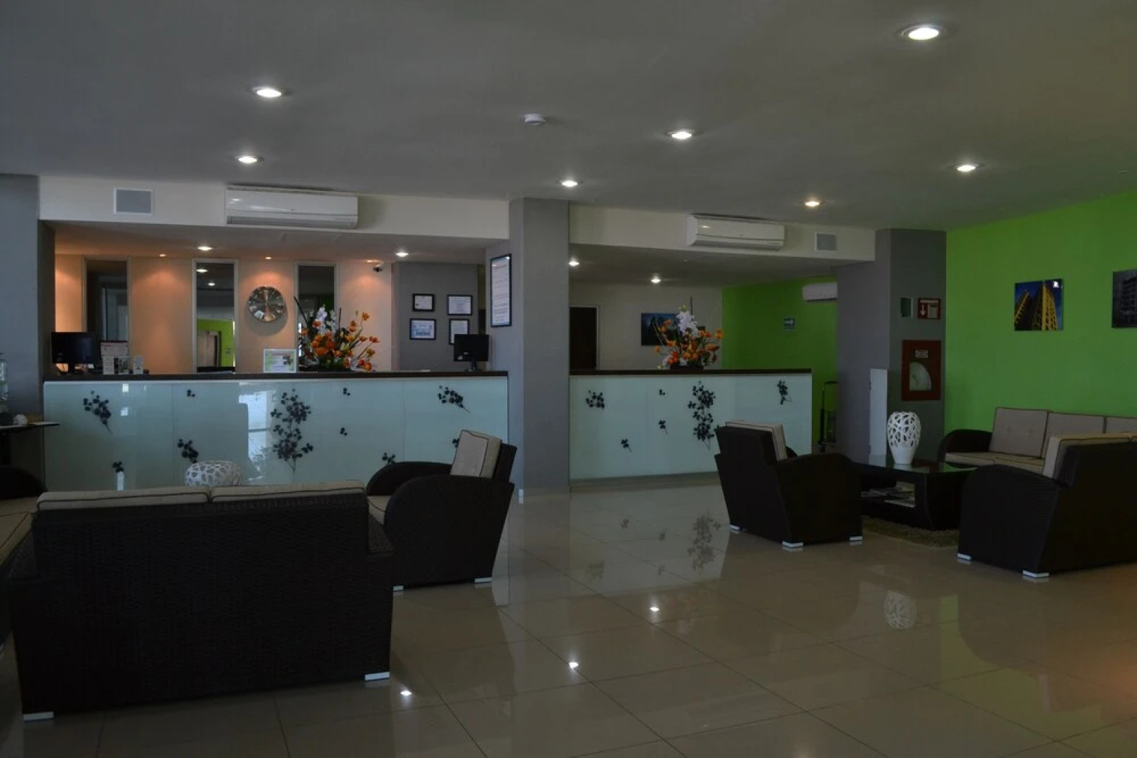 Quetzalcoatl Hotel & Suites Deluxe