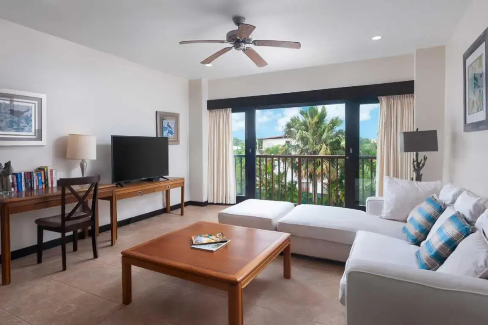 Wonderful 1-bed condo, 2min walk to beach & more