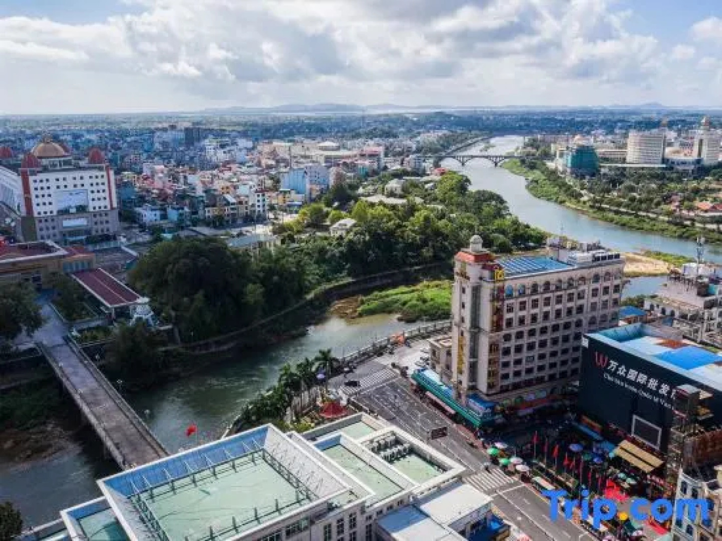 GreenTree Eastern Hotel (Dongxing Border Gate)