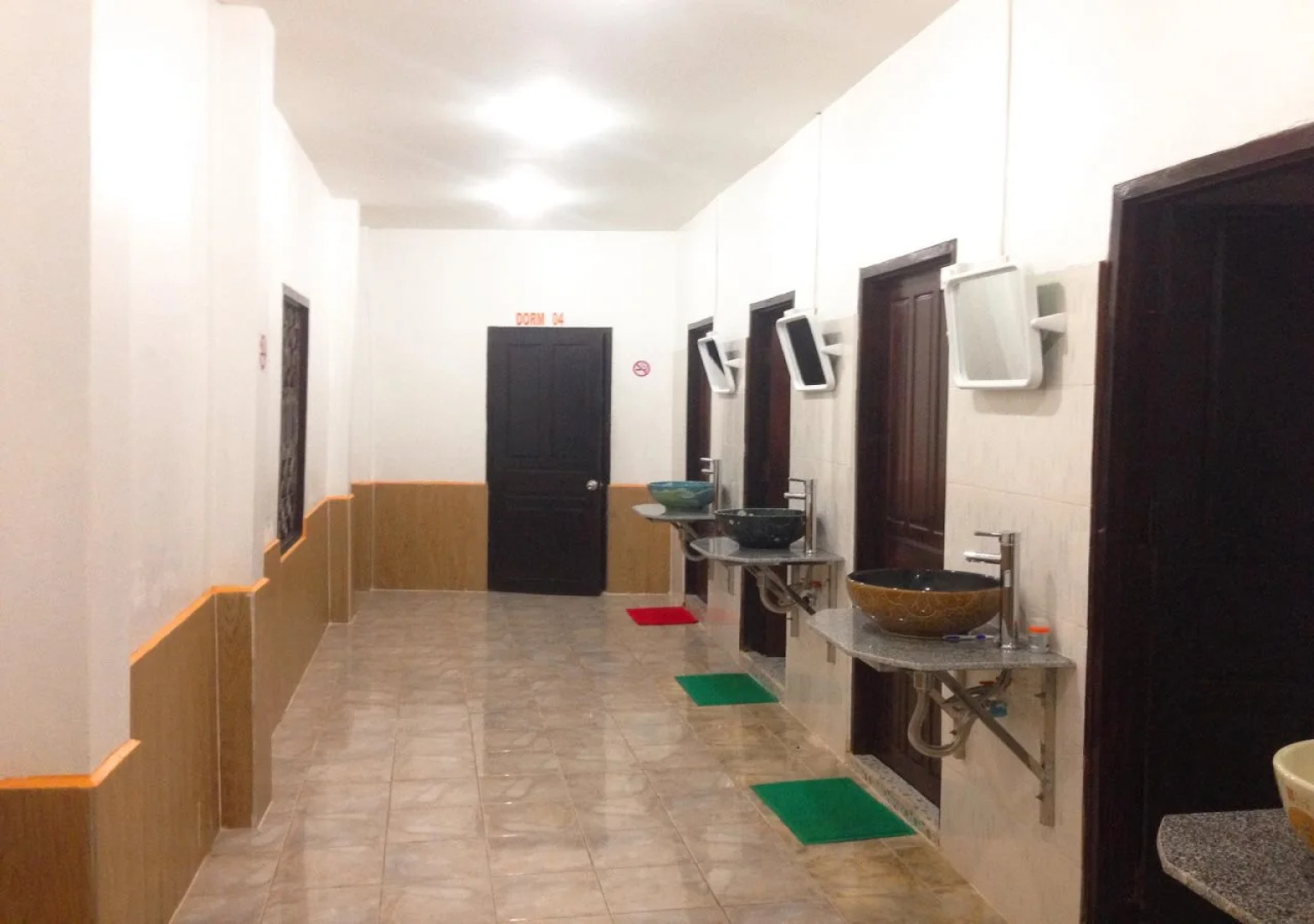 Vongprachan Backpackers Hostel