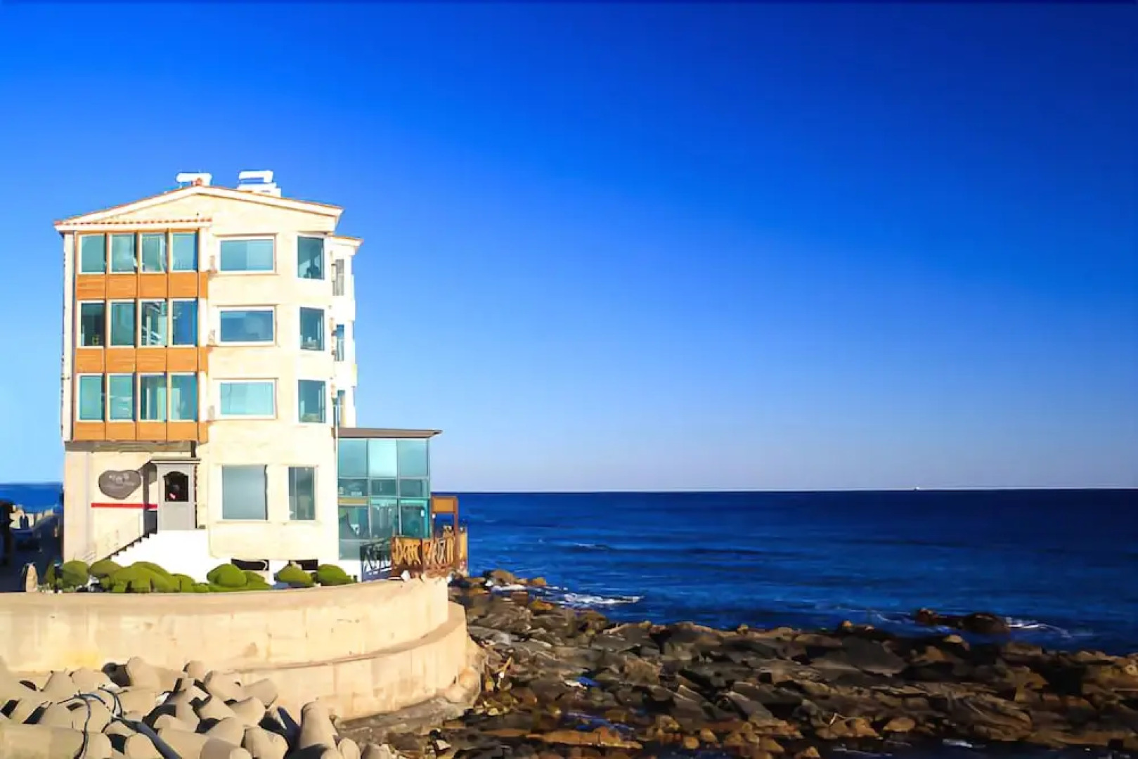 Uljin Firenze Ancient Palace Pension